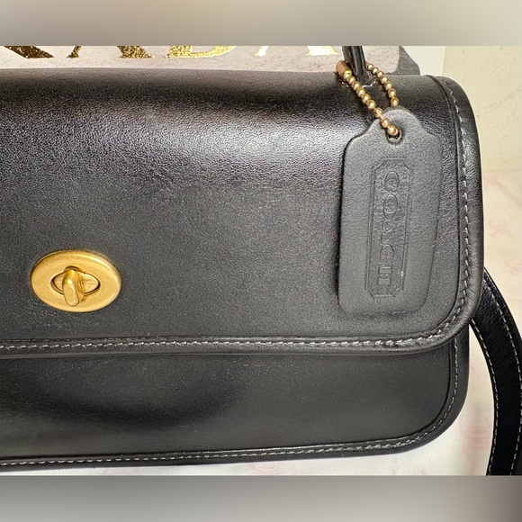 COACH Limited Edition Black Turnlock Clutch No. M1980-129 COA & dustbag - Picture 7 of 15